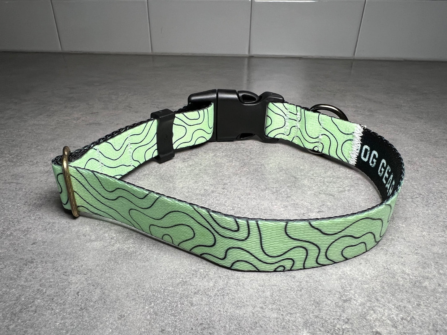 UV COLOR CHANGING Topo Green to Blue Dog Collar | Hand Painted Dog Collar