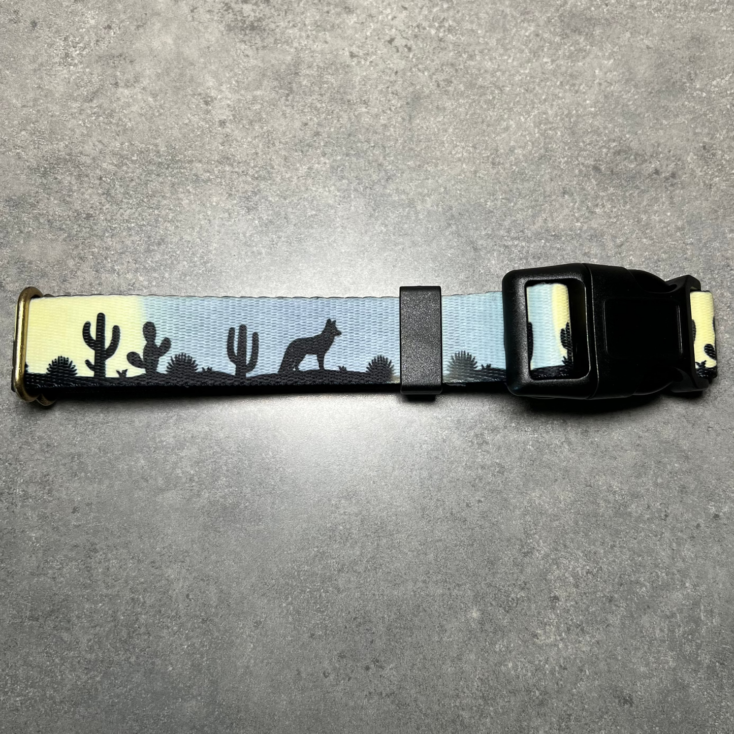 UV COLOR CHANGING Yellow to Blue Desert Dog Collar | Hand Painted Dog Collar
