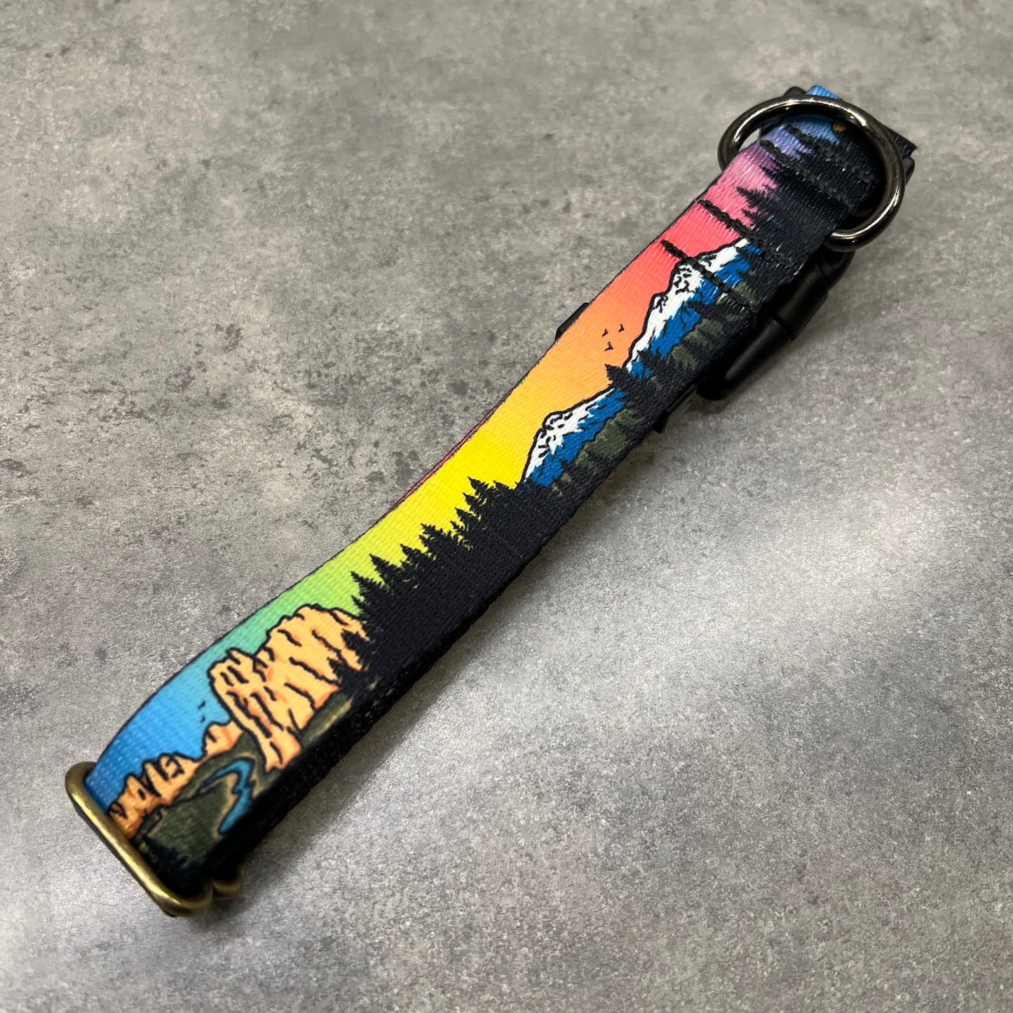 Central Oregon Wonders Dog Collar | Smith Rock & Three Sisters Design